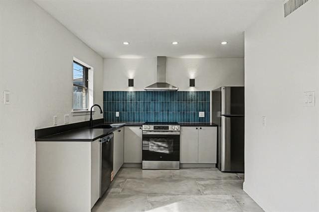 Building Photo - 2103 Mistletoe Ave