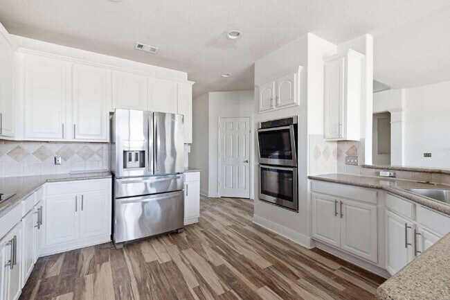 Building Photo - 11602 Canyon Mills Dr