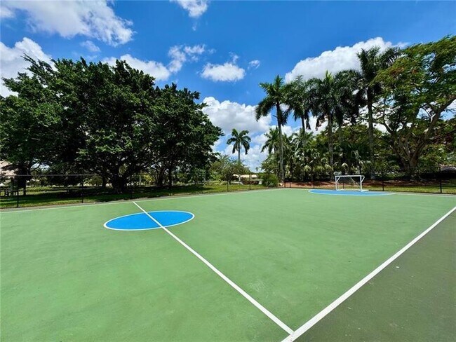 Building Photo - 4227 Sabal Ridge Cir