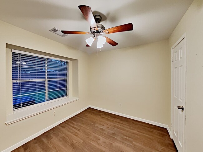 Building Photo - 6419 Horsepen Bayou Dr