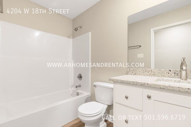 Building Photo - 4204 W 18th St
