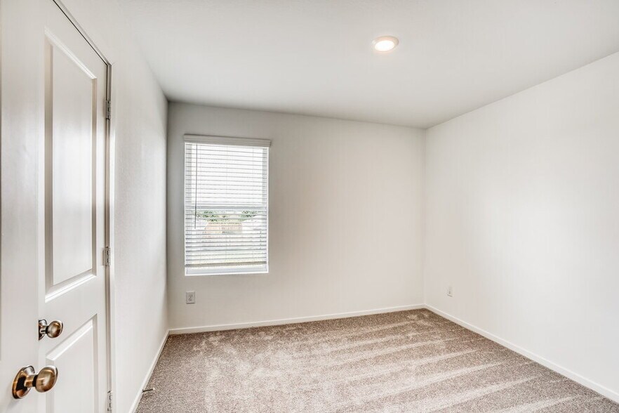Building Photo - 488 Beechwood Hacienda Dr
