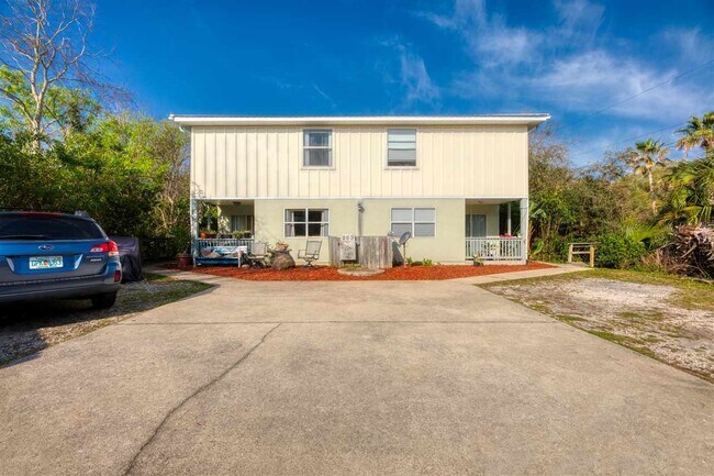 Building Photo - 203 E St-