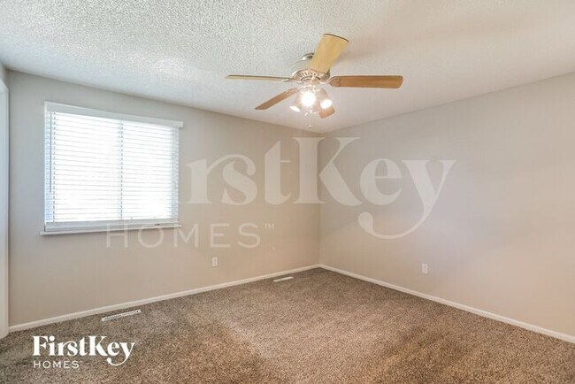 Building Photo - 1605 S Kiowa Dr