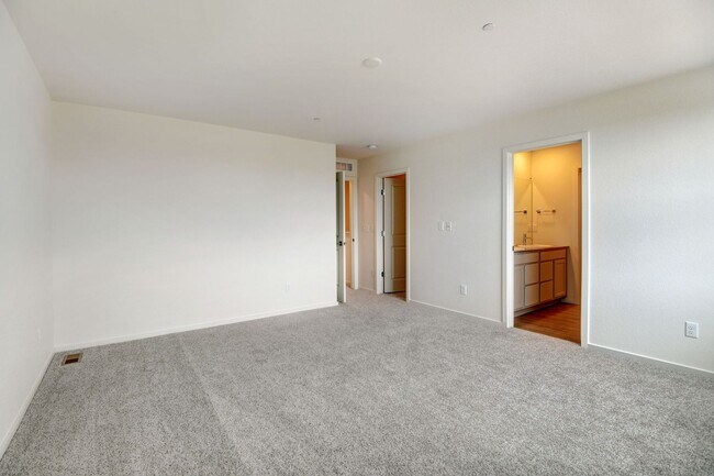 Building Photo - 4954 Denys Dr.