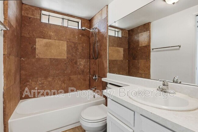 Building Photo - 1636 W Wescott Dr