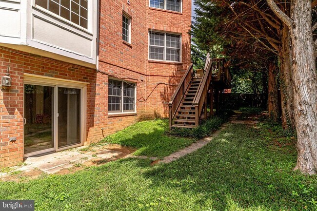 Building Photo - 1719 Strine Dr