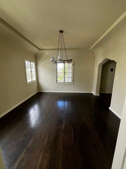 Building Photo - 189 S Martel Ave