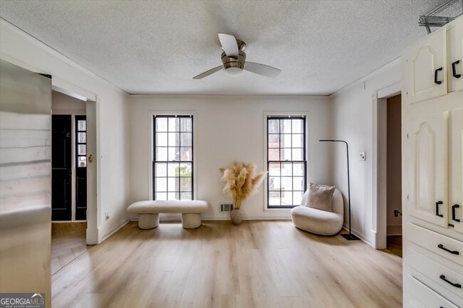 Building Photo - 193 S Kite Lake Rd