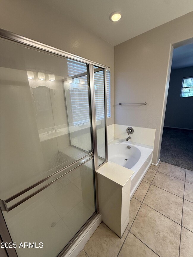 Building Photo - 5355 W Chisum Trail