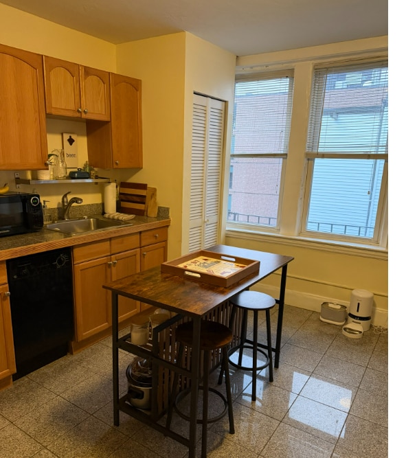 Building Photo - 220 Hanover St