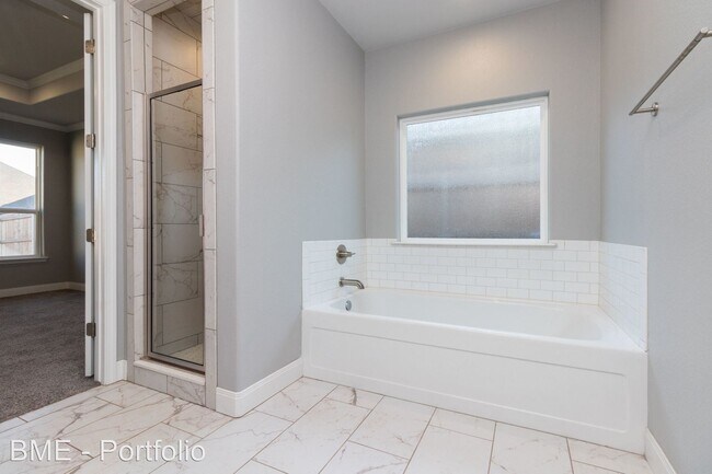 Building Photo - 4 br, 3 bath House - 9405 Kori