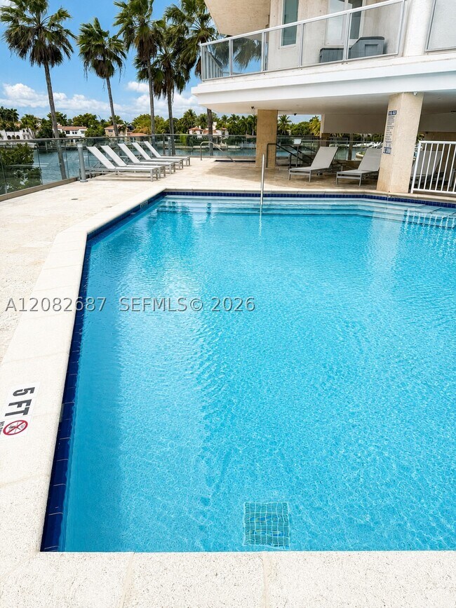 Building Photo - 5900 Collins Ave