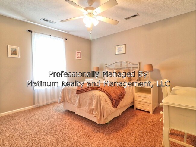 Building Photo - 3582 Southwood Dr