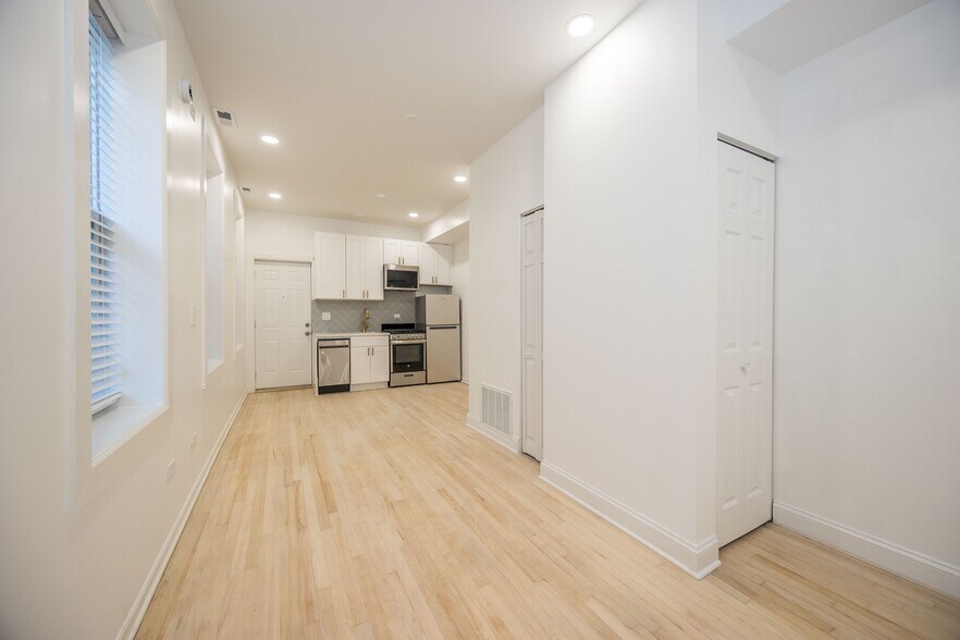 Building Photo - 1247 N Cleaver St