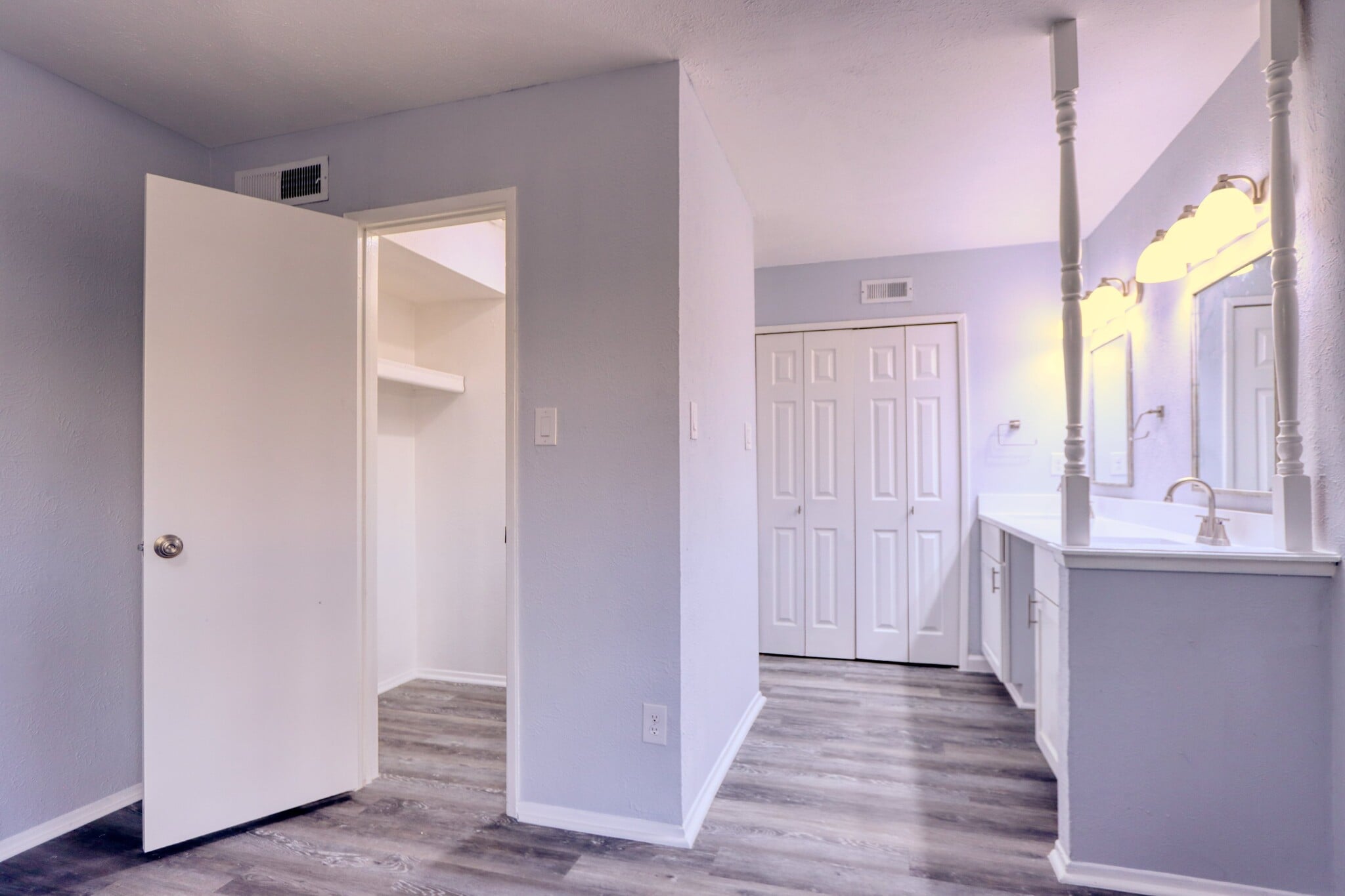 Building Photo - 6028 Dooley Dr