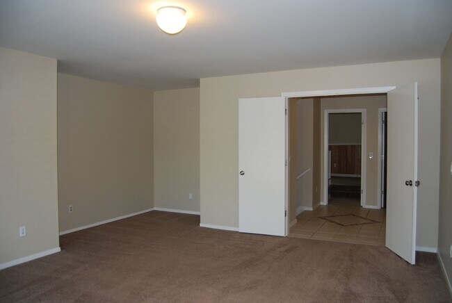 Building Photo - 4 Bedroom Home in Southwest Reno!