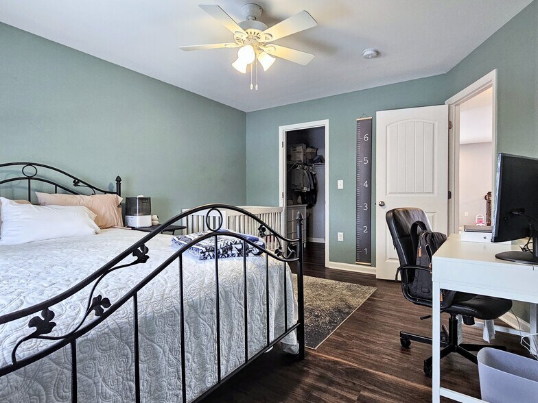 Building Photo - 634 Brentwood Dr