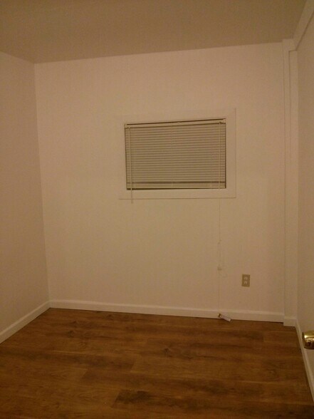 Building Photo - 1131 E Kane Pl