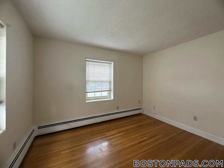 Building Photo - 11 Brattle St