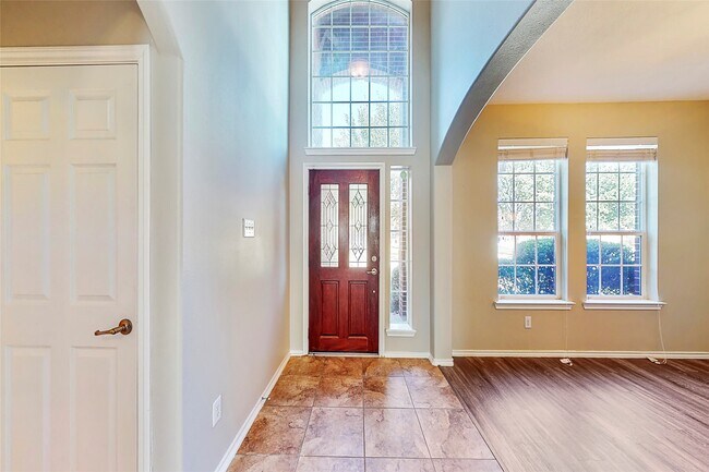 Building Photo - 8915 Headstall Dr