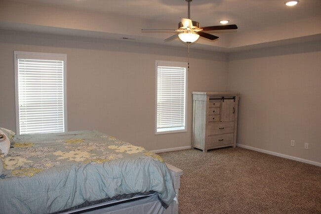 Building Photo - Welcome to your dream home!