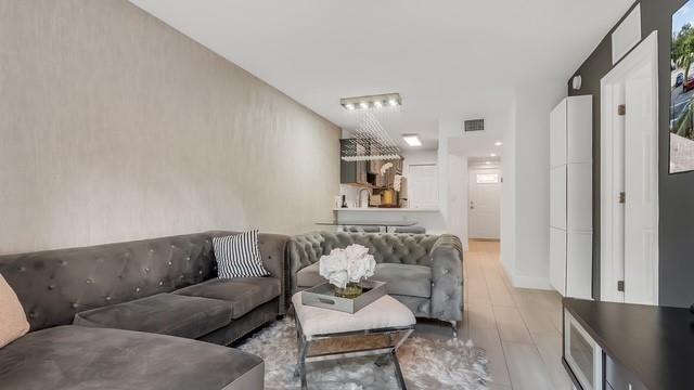 Building Photo - 2907 NE 8th Terrace