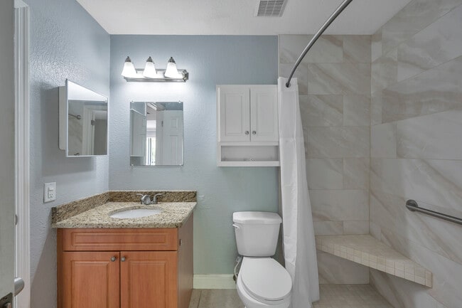 Building Photo - 455 Alt 19