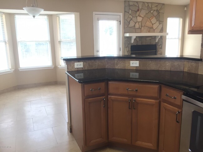 Building Photo - 12390 Casheros Cove Dr S