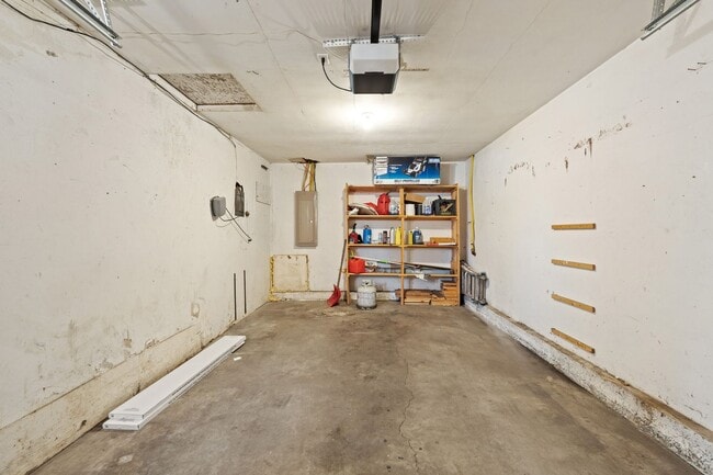 Building Photo - South Hill cute 2 Bed 1 Bath rancher with covered entertaining patio - Coming Soon 9/23