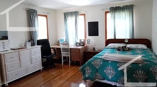 Building Photo - Single-Family House, Garage Parking, Central Heat/AC, In-Unit Washer and Dryer