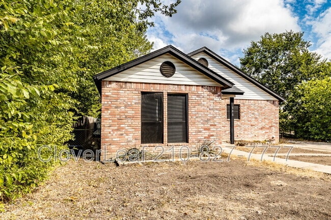 Building Photo - 535 E Ashley Rd
