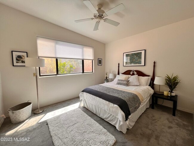 Building Photo - 5848 Bright Star Dr