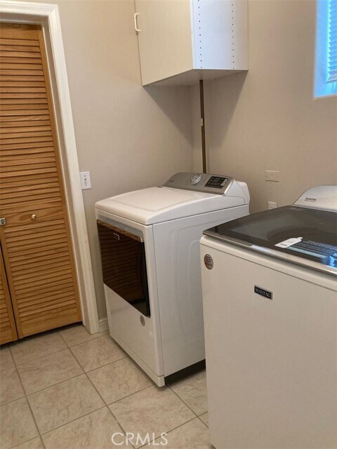 Building Photo - 1050 Carousel Rd