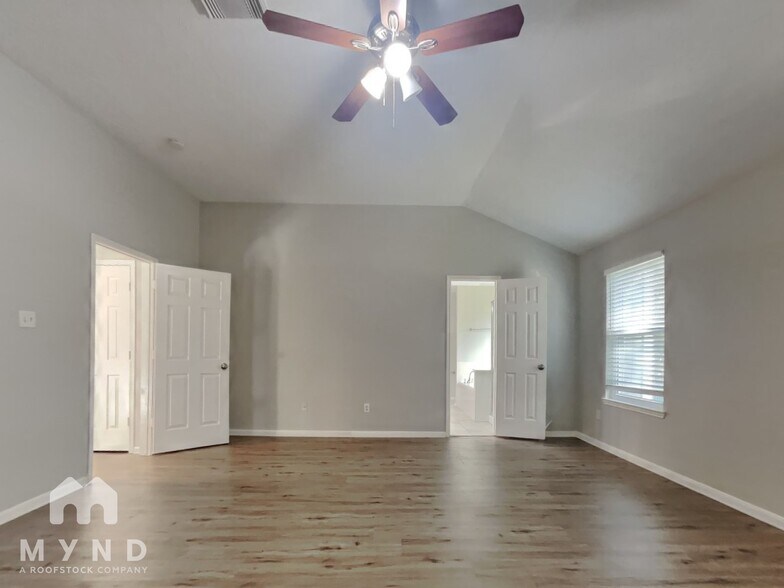 Building Photo - 275 Indian Falls S