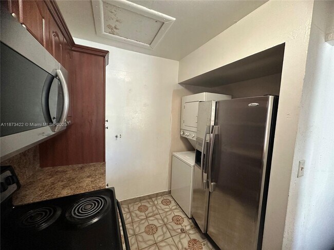 Building Photo - 6675 W 26th Ct