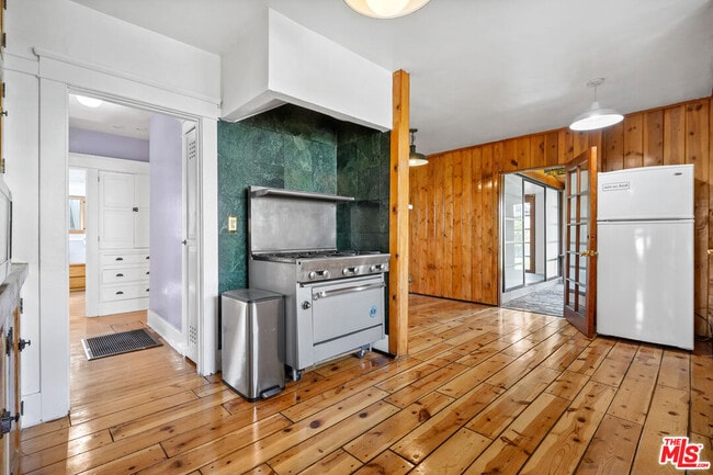 Building Photo - 8953 Keith Ave