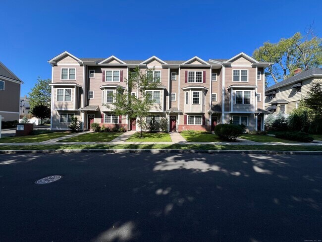 Building Photo - 35 Ringgold St