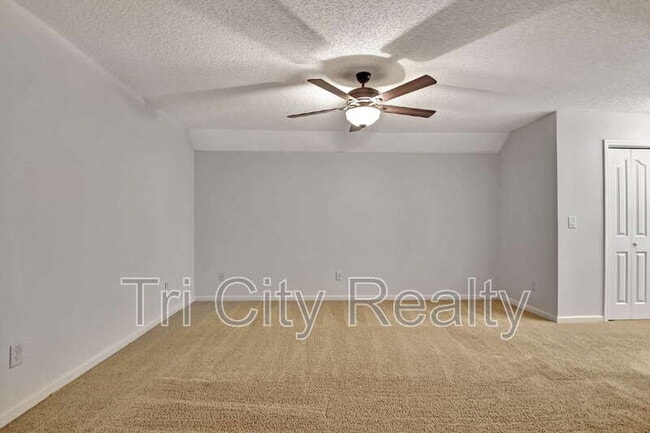 Building Photo - 69 Meadows Creek Ln