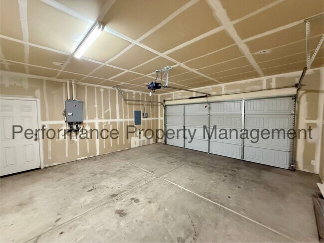 Building Photo - 6500 Rugby Ct