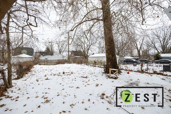 Building Photo - OPEN HOUSE- 12/23! 4PM-4:30PM! Beautiful 3 BED 1 BATH!