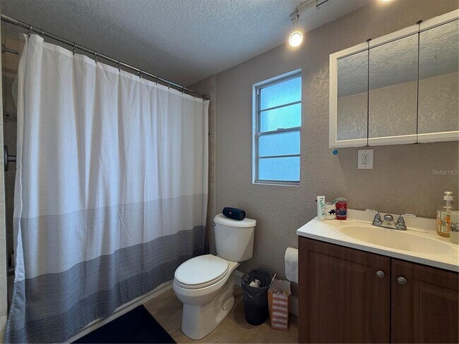 Building Photo - 2926 W St John St