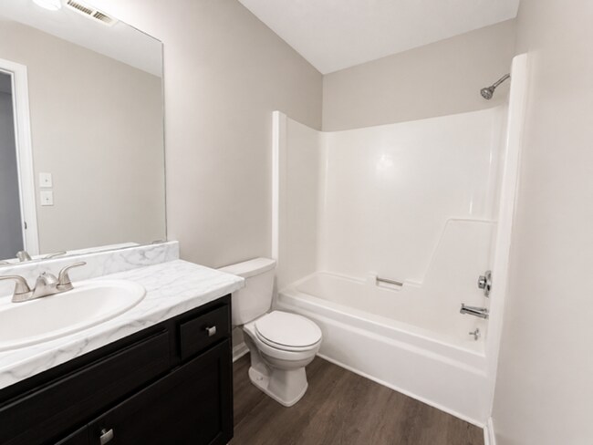Building Photo - 4414 Bonnell Dr NW