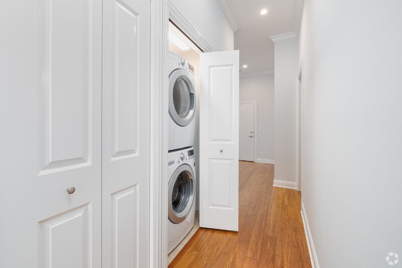 Building Photo - 1046 W Monroe St