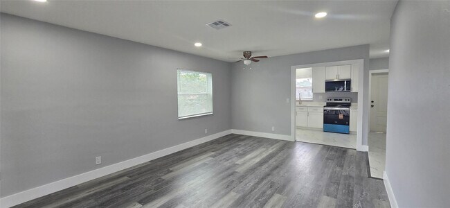 Building Photo - 8606 NW 35th St