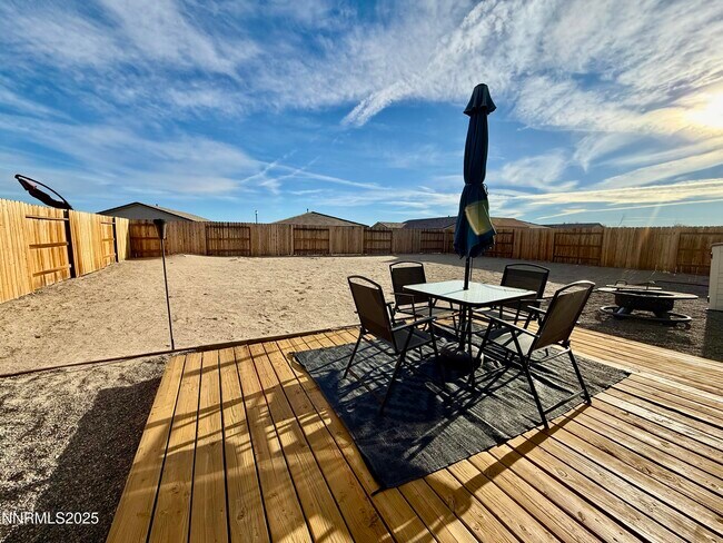 Building Photo - 1154 Alder Dr