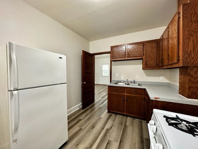 Building Photo - 808 Cherry St