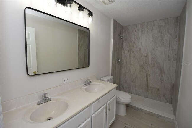 Building Photo - 3 Sea Beacon Pl