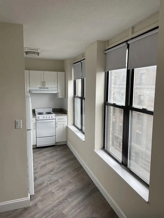 Building Photo - 1126 Boylston St
