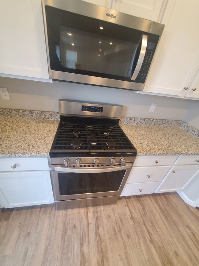 Building Photo - Beautiful and Spacious 3BR House in Freder...